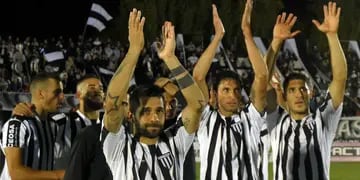 Desde las 21, Gimnasia visita a Sportivo Belgrano en el inicio de las semifinales por el segundo ascenso a la B Nacional. 