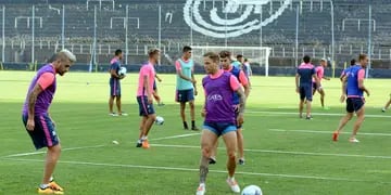 El entrenador de la Lepra quiere la presencia de Santiago Camacho, que ya estaría en la provincia, y la del uruguayo Sergio Rodríguez.