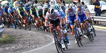 El pedalista del Androni Giocattoli, contra lo que se presumía, ganó la etapa reina y ajustó tiempos de la clasificación general.