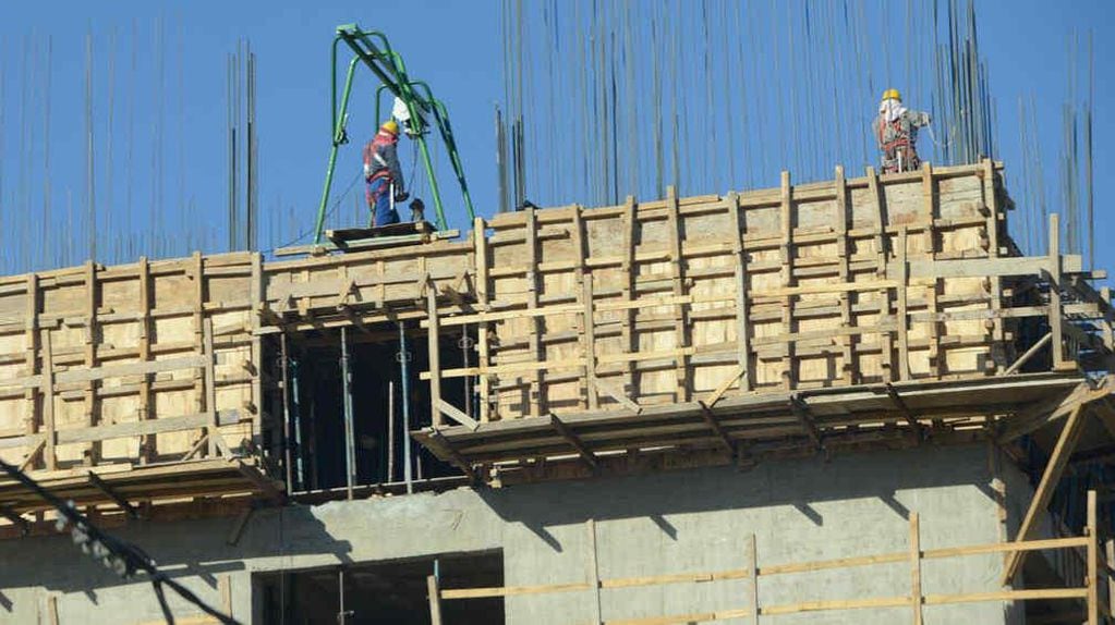 El sector de la construcción, especialmente la obra pública, es en donde más ha golpeado el parate de la economía. 