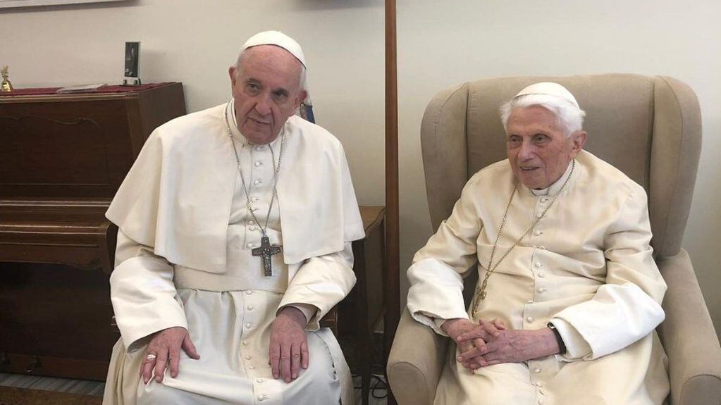Bergoglio junto a el Papa Benedicto XVI