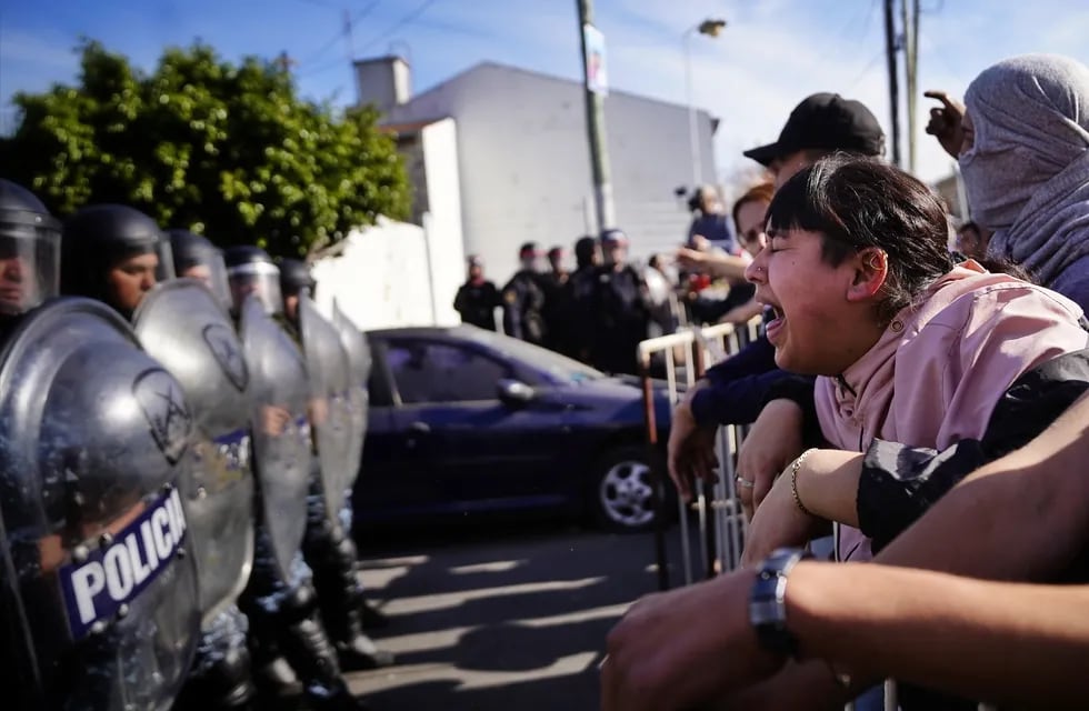 Incidentes y protestas en Lanus por el asesinato durante un robo Morena. - Foto Clarín