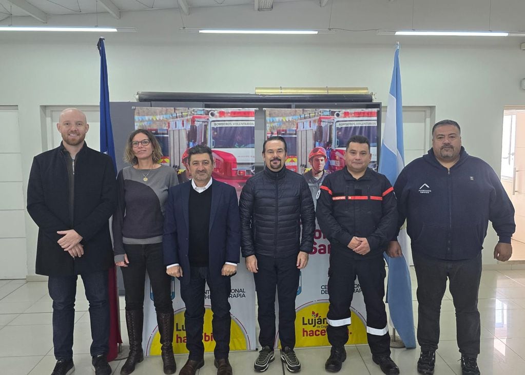 El embajador de Francia en Argentina, Romain Nadal, llegó a Mendoza y visitó un cuartel de bomberos en Luján de Cuyo.