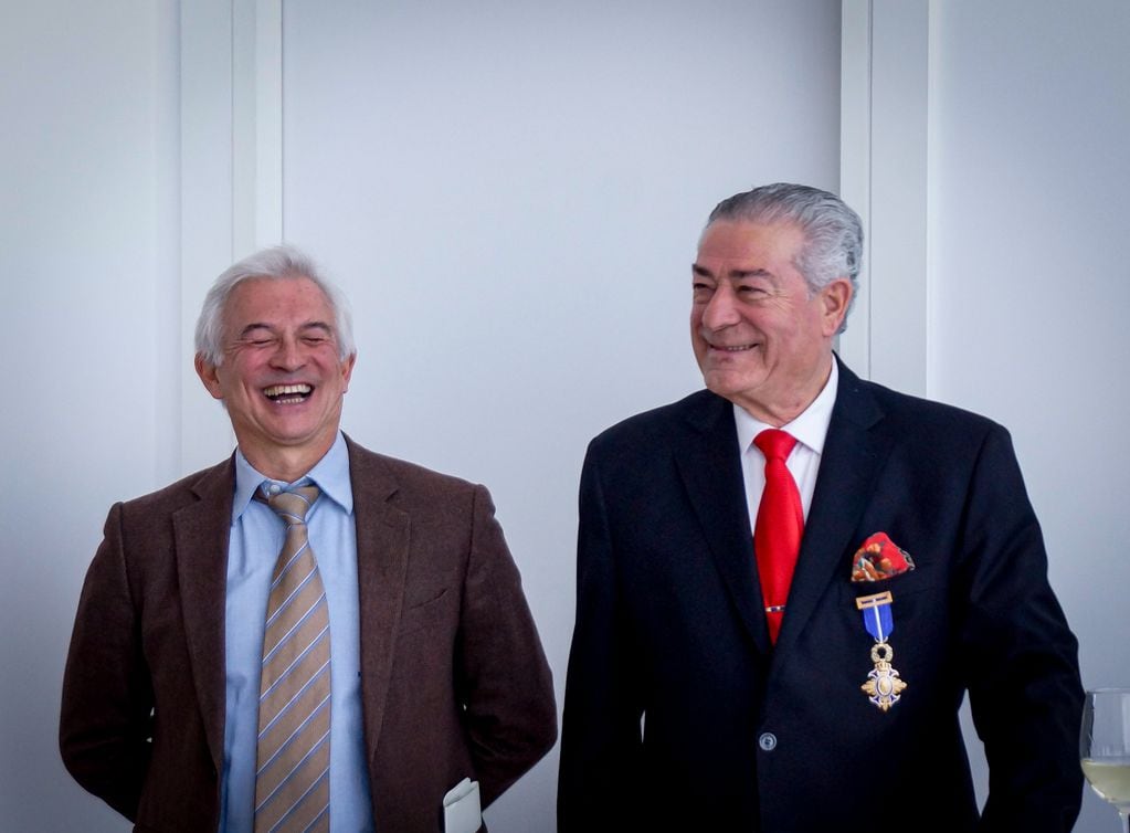 El Cónsul Ramón Blecua Casas junto a Manuel Otero Ramos.
Fotos: Marcelo Gelardi (@marcelogelardi)