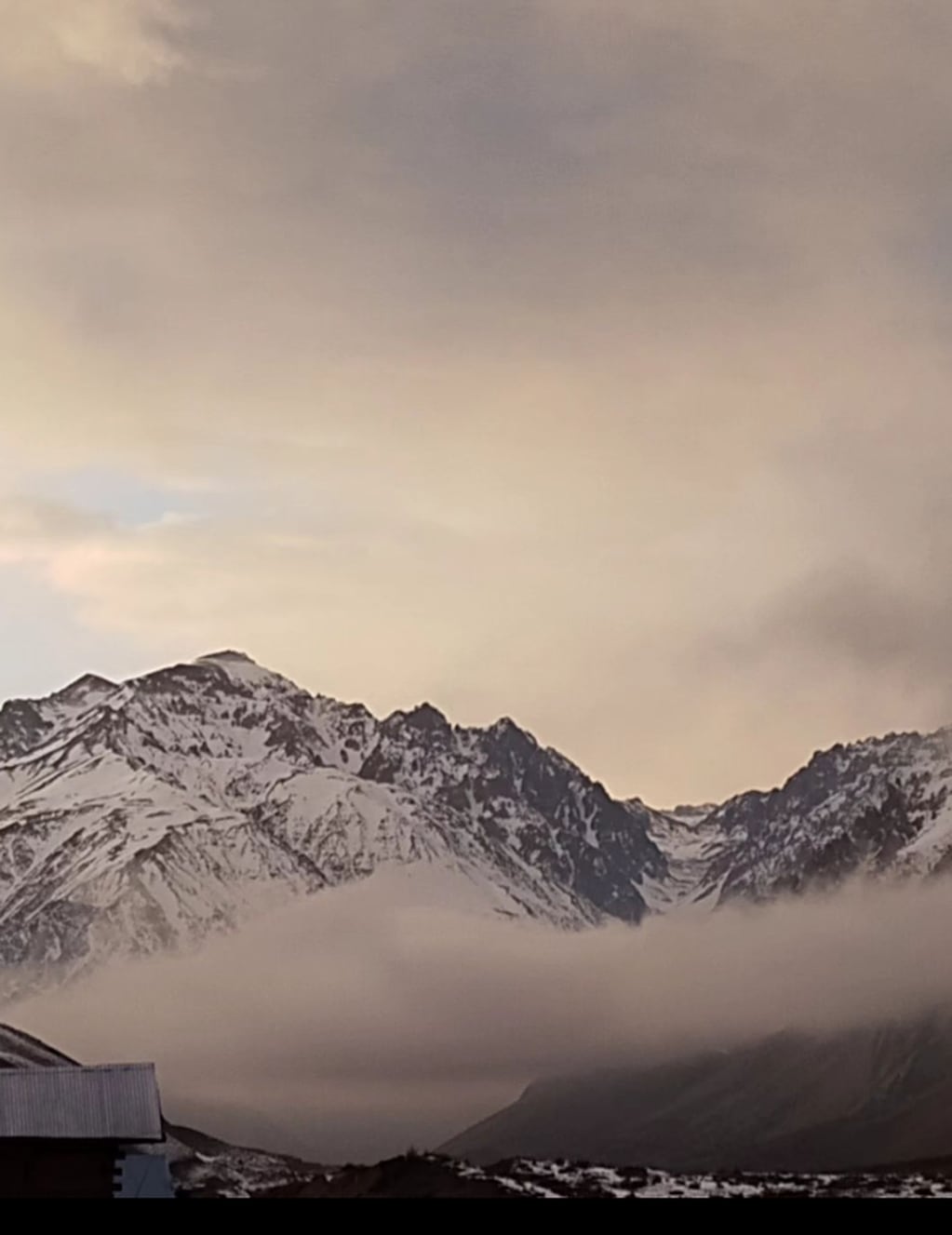 Hasta dónde hay que ir para ver nieve lo más cerca del Gran Mendoza: lugares, horarios y requisitos. Foto: Instagram @lospuquios