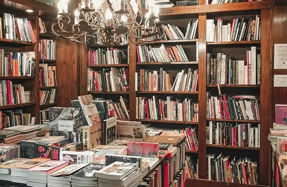 Desde la primera vez que vine a la Argentina, la ciudad de Buenos Aires me pareció la más literaria de América Latina. Aquí las librerías están repletas de gente y de libros.