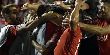 Independiente quedó a un paso de volver a levantar un trofeo internacional al vencer a Flamengo por 2 a 1.