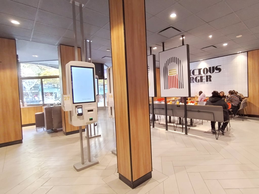 McDonald’s renovó uno de sus históricos locales en la Ciudad de Mendoza  - Gentileza