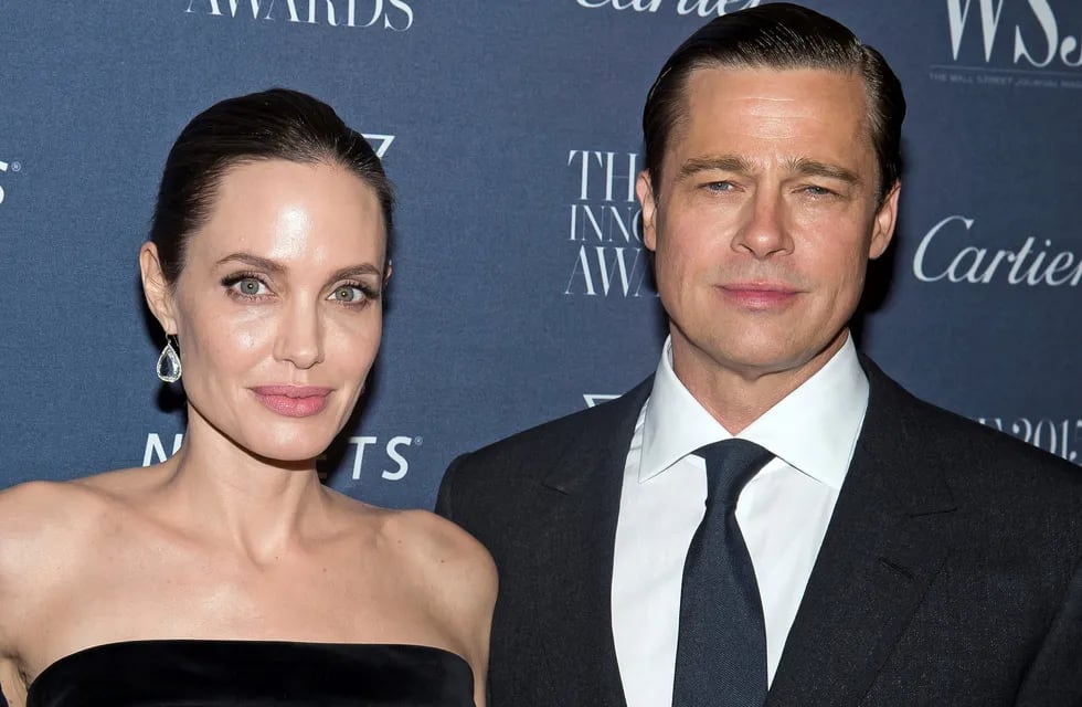 Angelina Jolie y Brad Pitt, en tiempos en los que su matrimonio ya venía en picada. (AP)