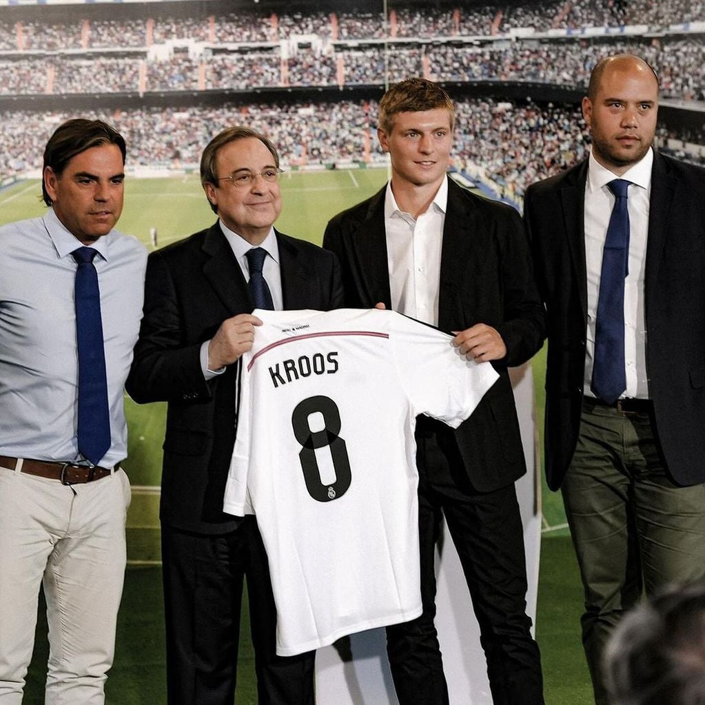 Kroos y el presidente Florentino Pérez el día que el alemán fue presentado en el Real Madrid.