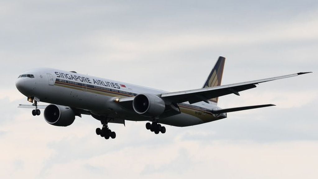 Un muerto y varios heridos tras fuertes turbulencias en un vuelo de Londres a Singapur