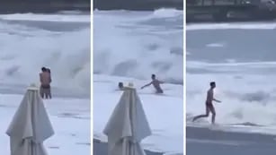 Una joven se metió al mar con su pareja, la arrastró una ola y desapareció: todo quedó grabado en un video