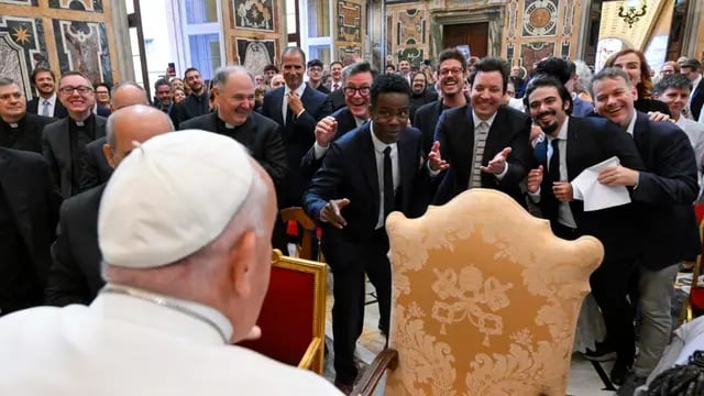 El Papa se reunió con más de 100 cómicos de todo el mundo: “Tienen el poder de difundir paz y sonrisas"