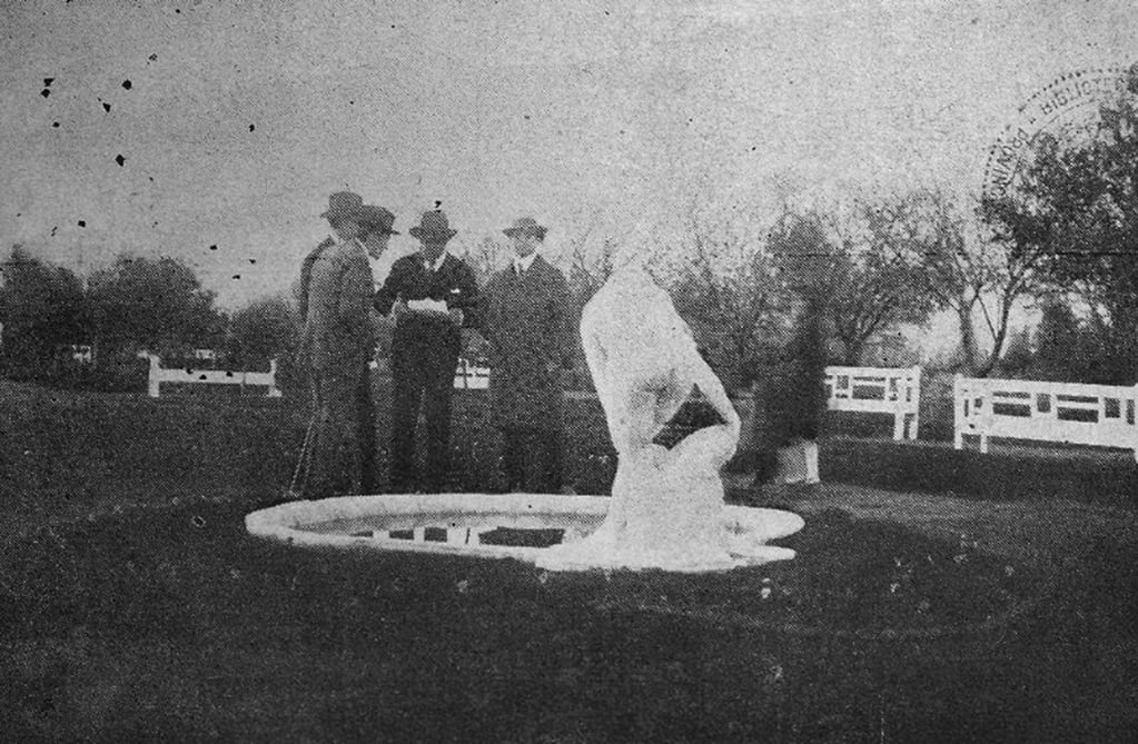 La misteriosa historia de la estatua decapitada en el Rosedal del Parque y las dudas sobre dónde está su cabeza. Foto: Archivo Los Andes
