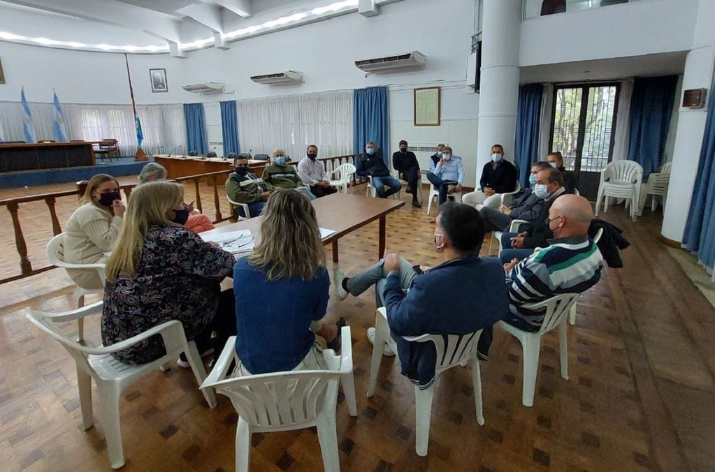 Reunión de la Comisión Vendimia de San Rafael por el escándalo de la embajadora de la ganadería, Cielo Giménez (Prensa San Rafael)