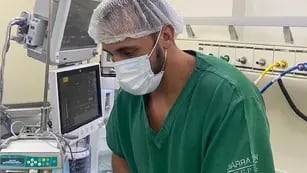 Giovanni Quintella Bezerra (31), el anestesista acusado de violar a pacientes embarazadas en un hospital de Brasil