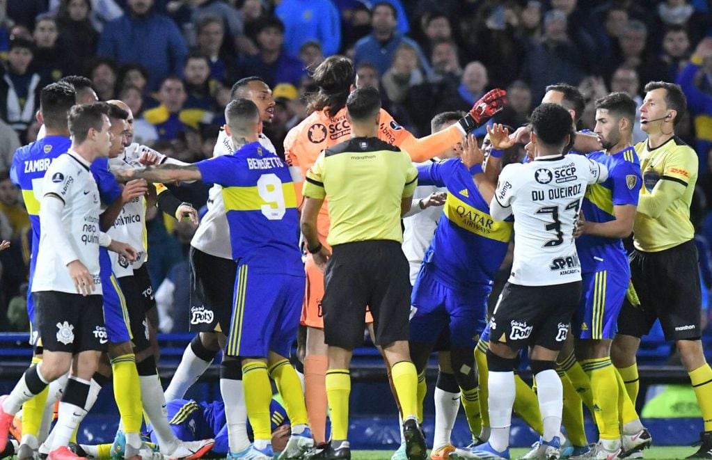 Boca recibió una sanción por parte de la CONMEBOL por gestos racistas de algunos de sus hinchas.