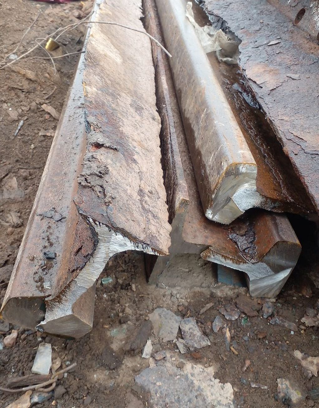 Secuestraron casi 20 toneladas de hierro que habían sido robadas de las vías en Guaymallén. | Foto: Ministerio de Seguridad y Justicia