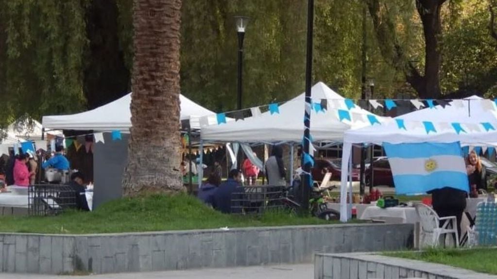 La Plaza Chile recibirá Artesanos y diseñadores para festejar el 25 de mayo