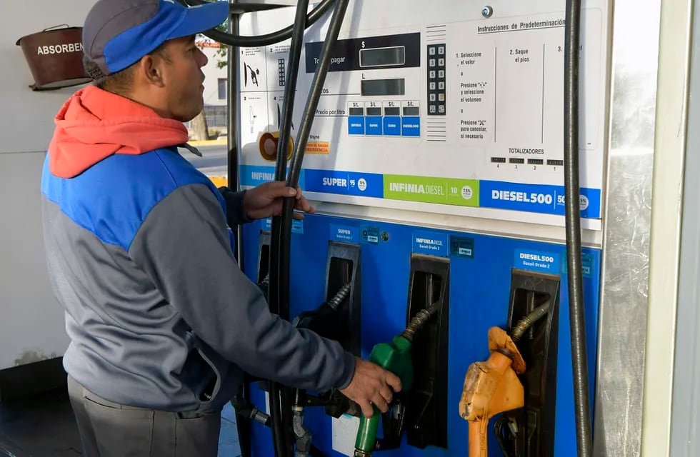 Aumento en el precio de los combustibles. Foto Archivo: Orlando Pelichotti