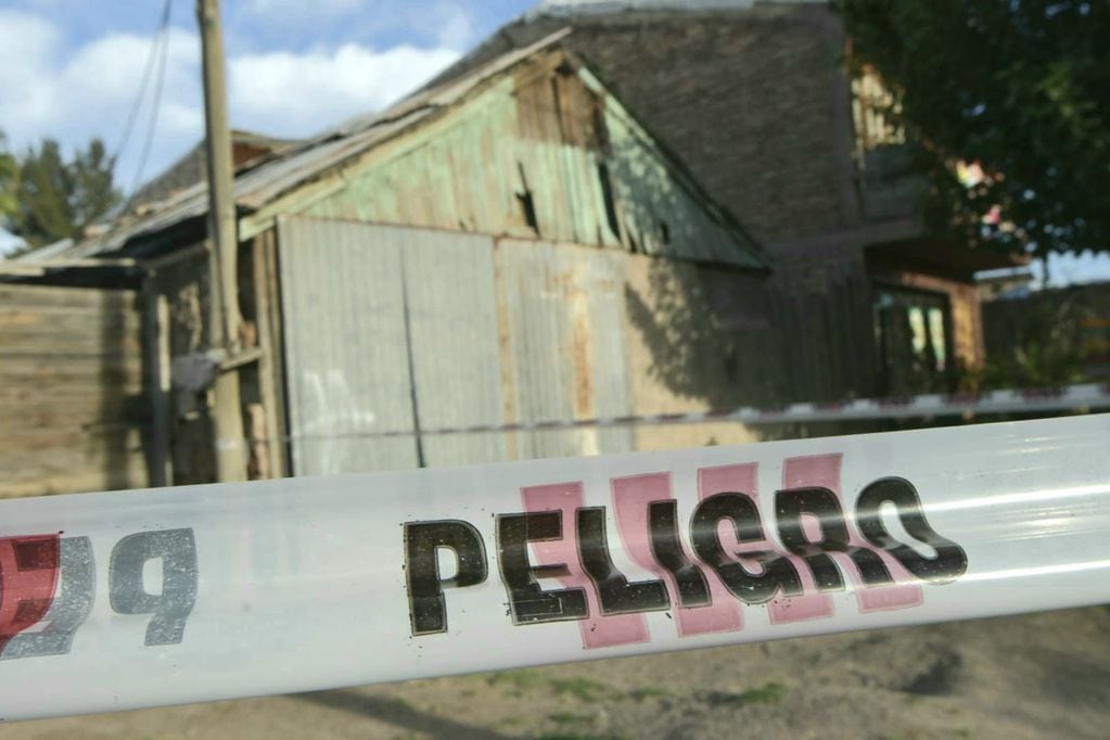 Lugar donde ocurrió el crimen de la mujer embarazada, identificada como Rocío Fabiana Flores, en Las Heras (Orlando Pelichotti / Los Andes)