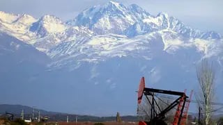 Una oportunidad. La provincia tiene una gran chance de aprovechar sus recursos petroleros. Marcelo Rolland / Los Andes