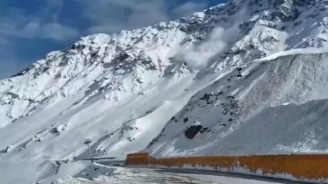 Inédito control de avalanchas en la ruta chilena que une a Argentina por el paso Cristo Redentor