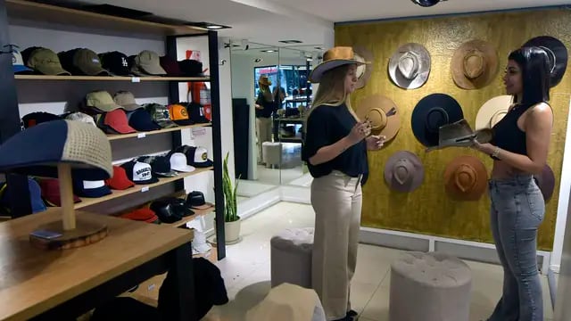 Yanina Albornoz propietaria de Estilo Sombrero Hat Store
