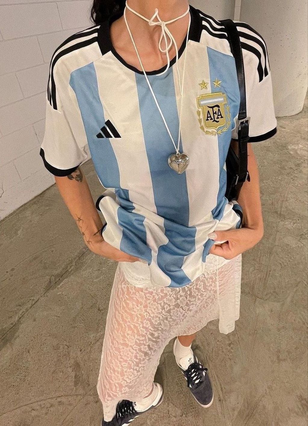 Formas de lookear la camiseta de Argentina para el primer partido de la selección.