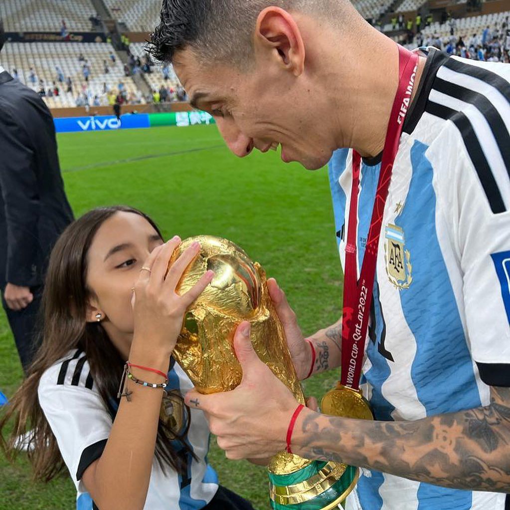 La hija de Ángel Di María entró a la cancha a celebrar el campeonato de Argentina en el Mundial de Qatar 2022.