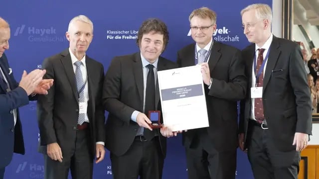 Milei recibió le Premio de la Sociedad de Hayek en Alemania