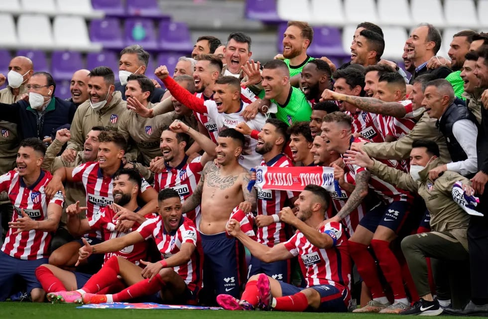 Los jugadores del Atlético de Madrid celebran al final del partido de fútbol de la Liga española entre Atlético de Madrid y Valladolid. Foto: AP
