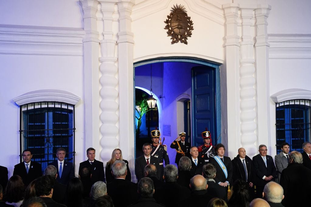 Pacto de mayo: El presidente Javier Milei saliendo de la firma del pacto. (Gentileza Clarín)