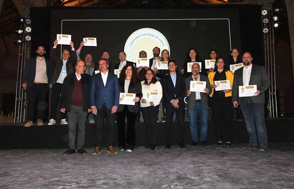 Fiesta y premiación del  Concurso Nacional de Vinos Guarda14 organizado por Diario Los Andes
Ganadores del premio gran oro
Foto: José Gutierrez / Los Andes

