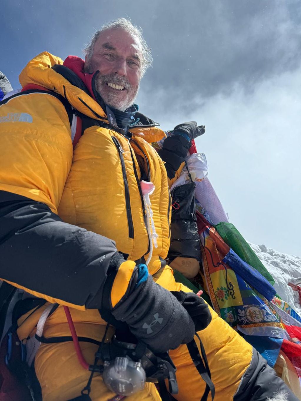 Se salvó de morir en los Andes al bajar a tiempo y es el argentino más viejo en hacer cumbre en el Everest. Foto: Gentileza Pablo Buchbinder