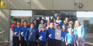 El Club Mendoza Regatas recibe a los nadadores del Stadio Italiano de Chile. 