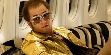 La biopic de Elton John despertó las alertas censoras del país del vodka. Cortaron varias escenas para exhibirla en las salas.
