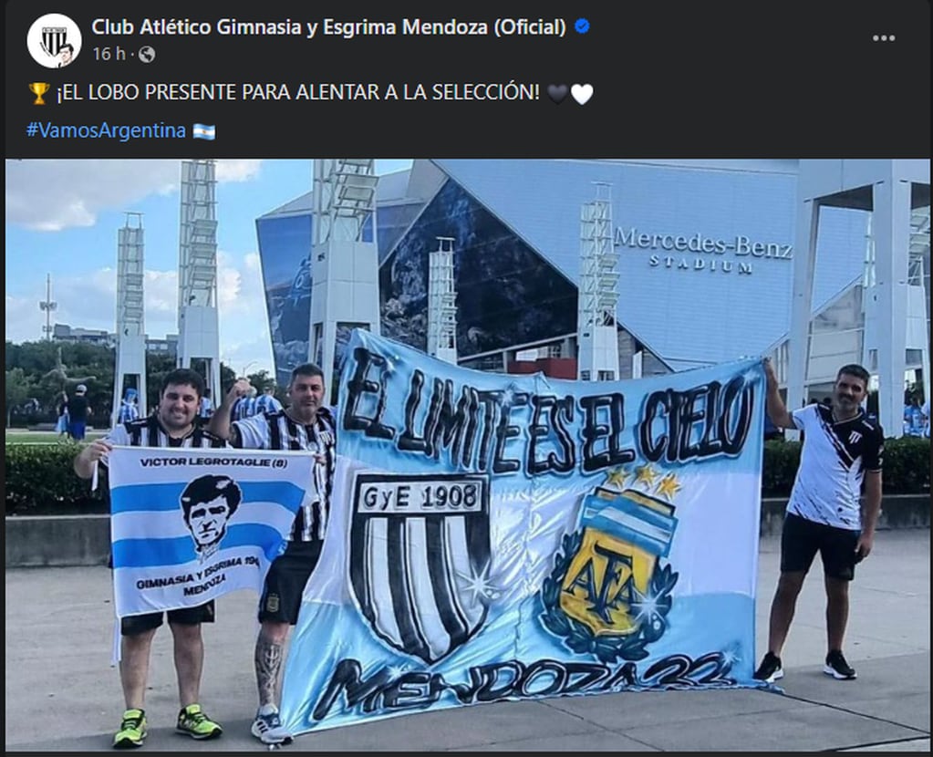 Mendoza, el Lobo y “El Víctor” Legrotaglie, presentes y alentando a Argentina en la Copa América. Foto: Gentileza Juan Ignacio López Zaragoza