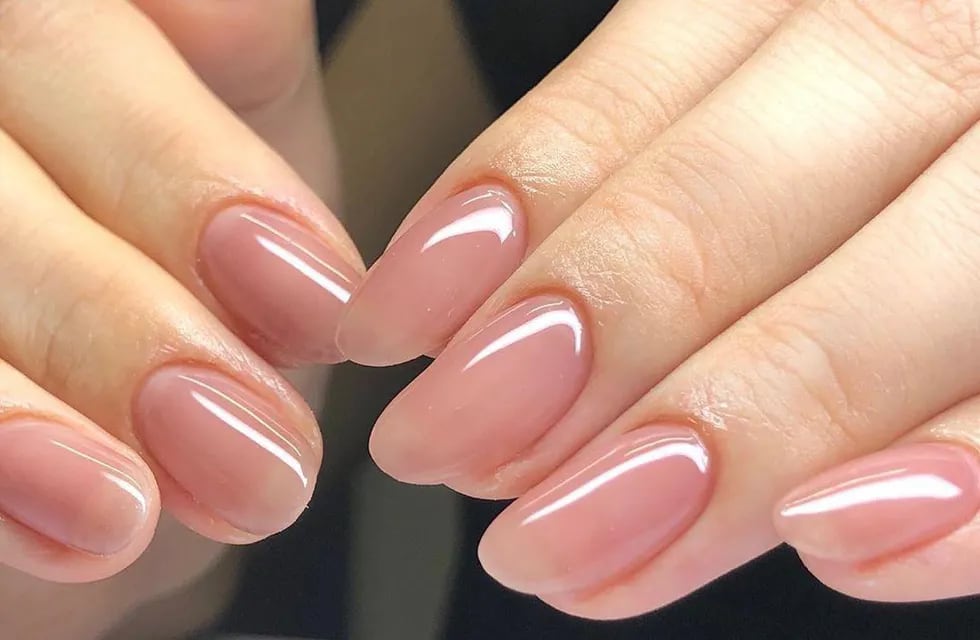 Manicura coreana: de qué se trata esta tendencia viral en uñas.