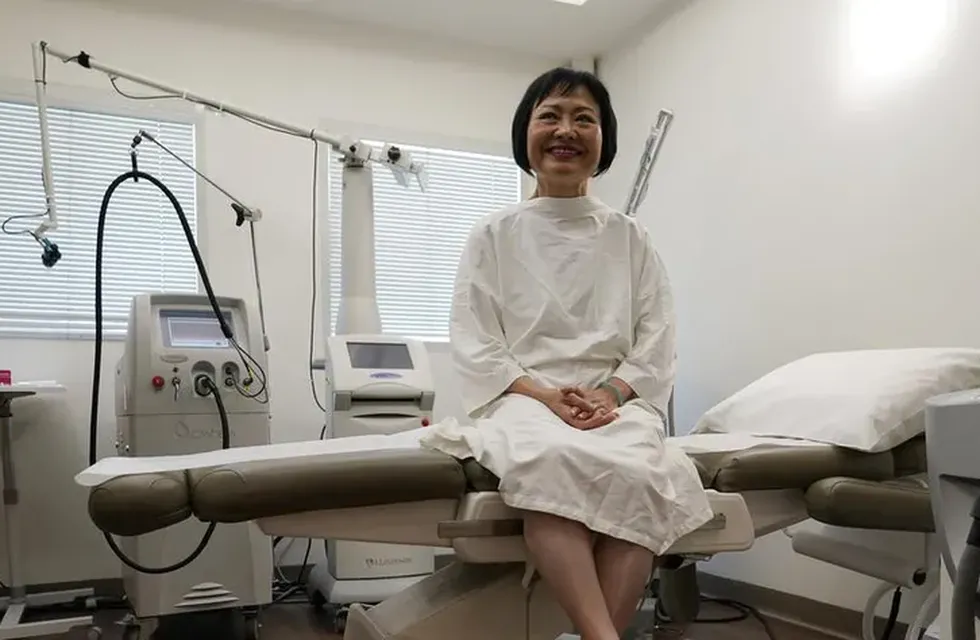 Medio siglo después de la reconocida foto disparada por Nick Ut y ser el ícono de los horrores de la guerra, Kim Phuc terminó de curar su piel en una clínica de Miami, Estados Unidos.