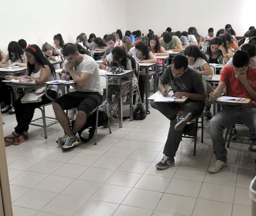 Empleo informal: cerca de 12 mil trabajadores universitarios están “en negro” 