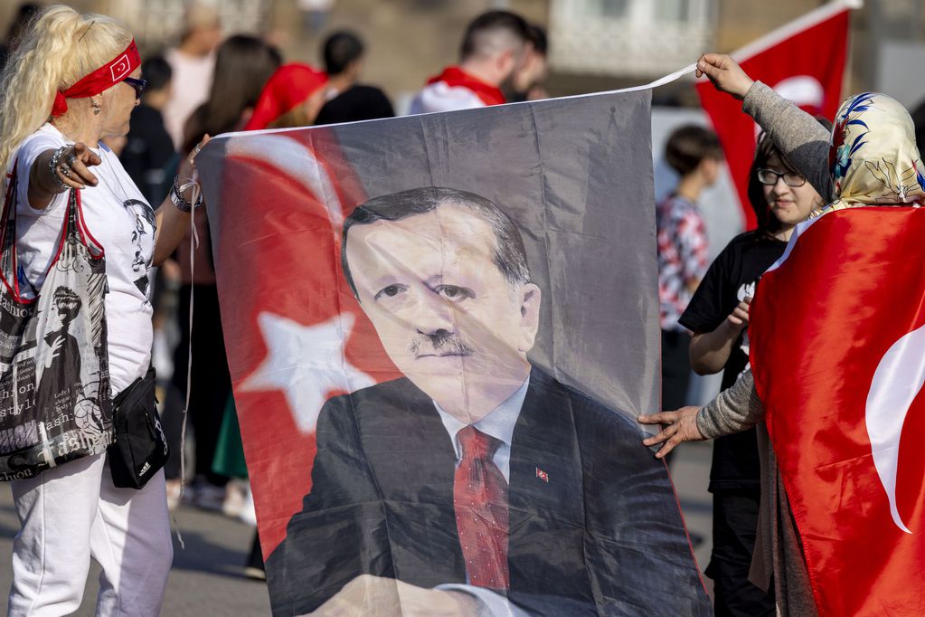Poco más de la mitad de los electores volvieron a darle el mando a Recep Erdogan luego de 20 años en el poder.