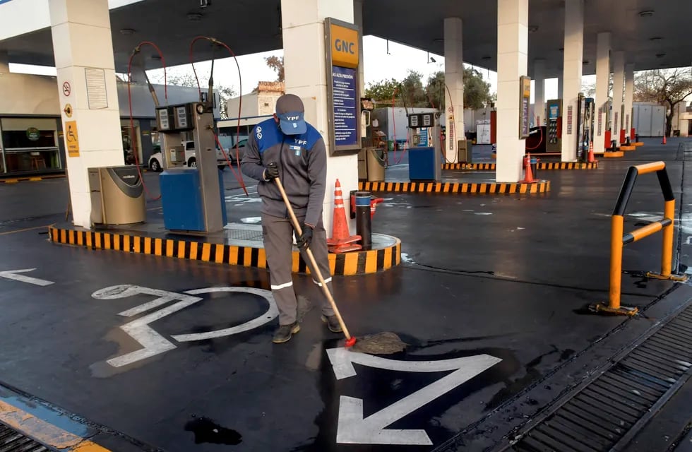El consumo de los combustibles en Mendoza no llega a cubrir las operaciones de las estaciones de servicio.