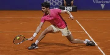 Carlos Alcaraz genó su primer partido en el Argentina Open