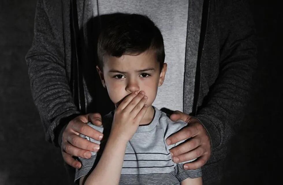 Un menor se lastimó y confesó haber sido abusado por su padrastro. Foto ilustrativa