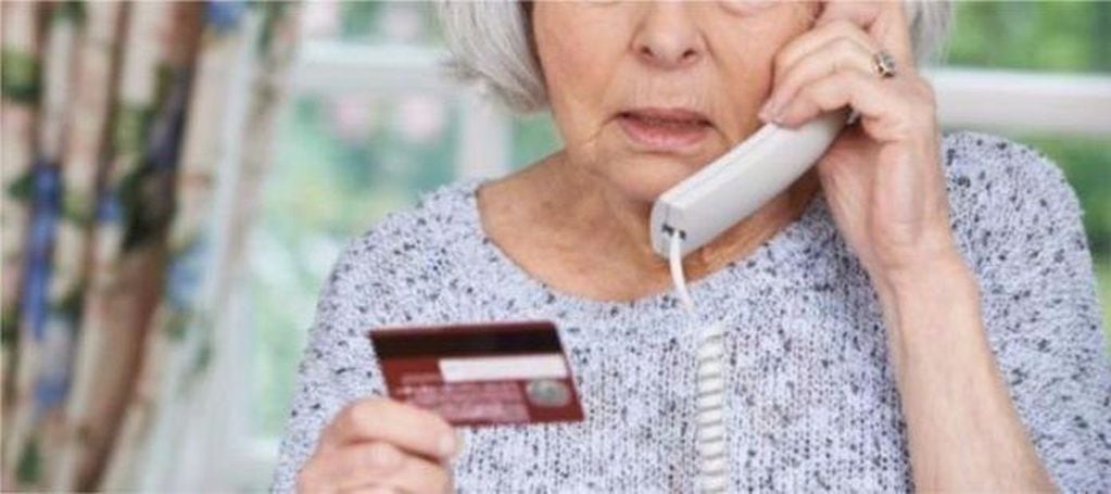 Preocupación por las estafas a adultos mayores vía llamadas telefónicas (Web)
