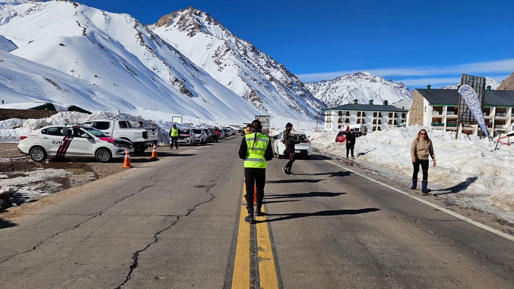 Nieve en Alta Montaña y paso Cristo Redentor habilitado - Prensa Gendarmería Nacional