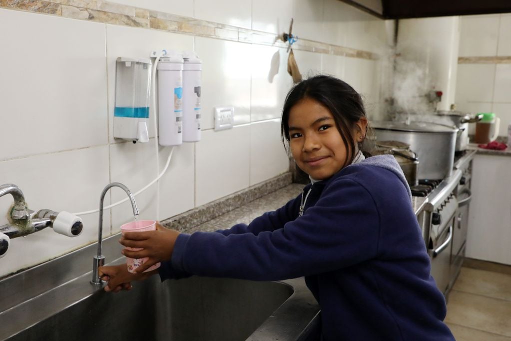 Villavicencio brinda acceso a agua segura en escuelas rurales.