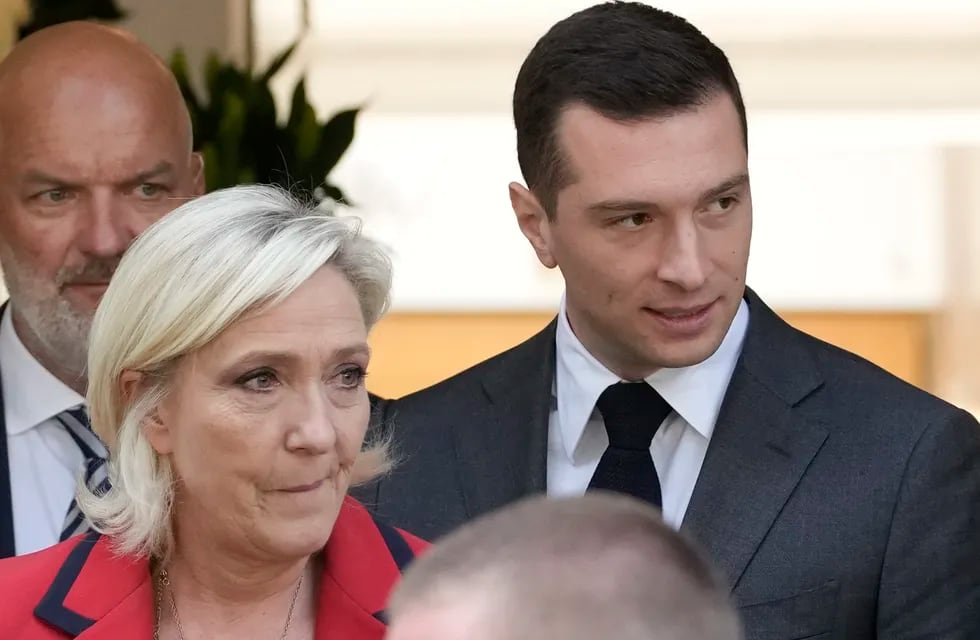 Marine Le Pen y Jordan Bardella, quien podría ser primer ministro de Francia (Foto gentileza)