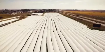 El video que usó Frente de Todos para defenestrar al campo muestra en realidad silobolsas viejas que pertenecen a semillas de girasol